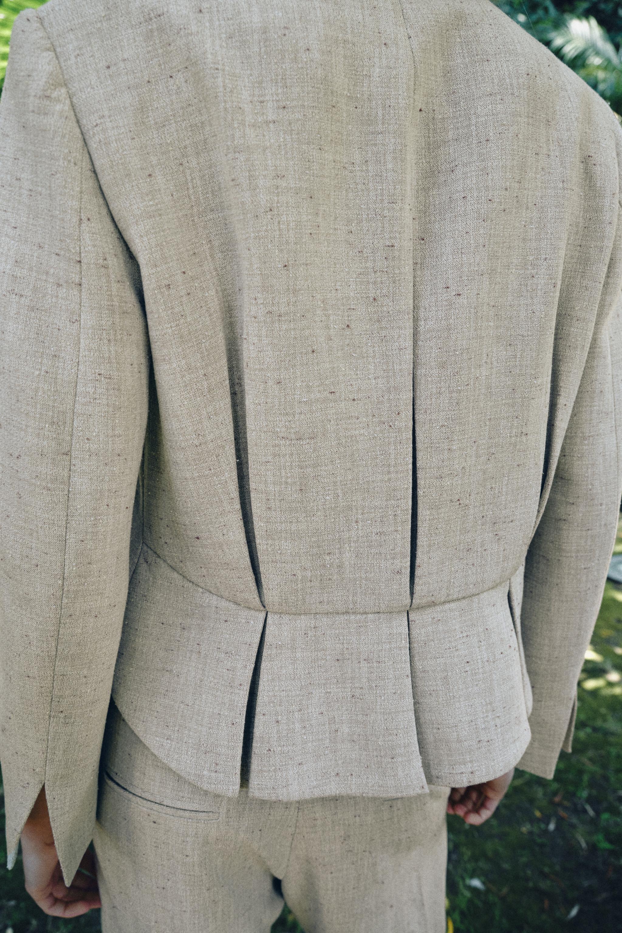 PLEATED BLAZER ZW COLLECTION
